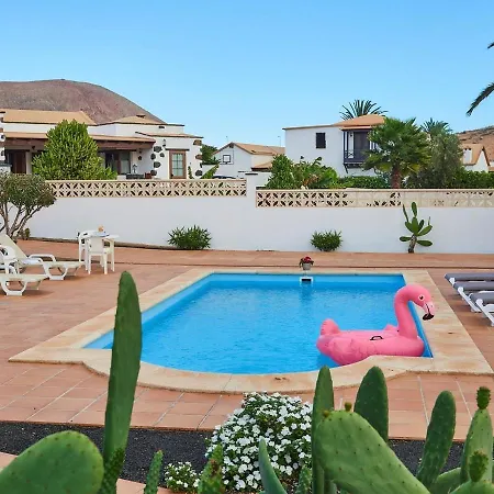 In With Volcano View Pool Hébergement de vacances *